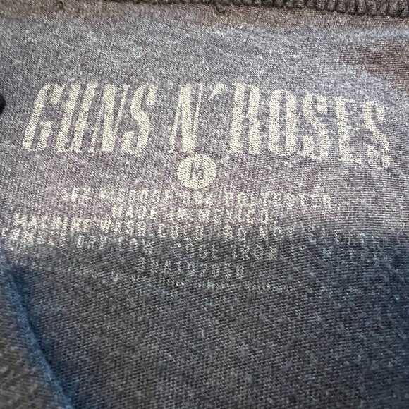 3/4 Length Sleeve Guns & Roses Shirt - Picture 3 of 5